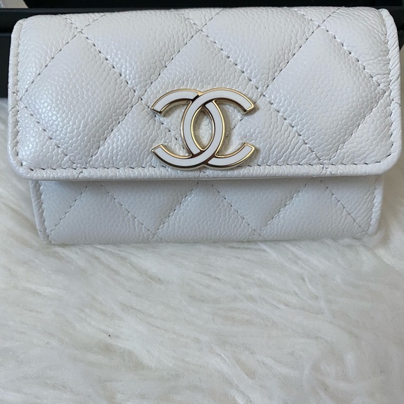CHANEL Handbags - BNIB CHANEL snap flap card holder white CC logo